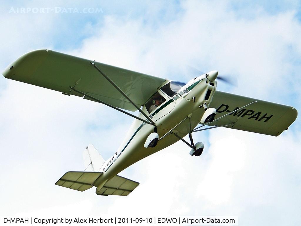 D-MPAH, 2001 Comco Ikarus C42 C/N 0102-6314, [Kodak Z812IS]