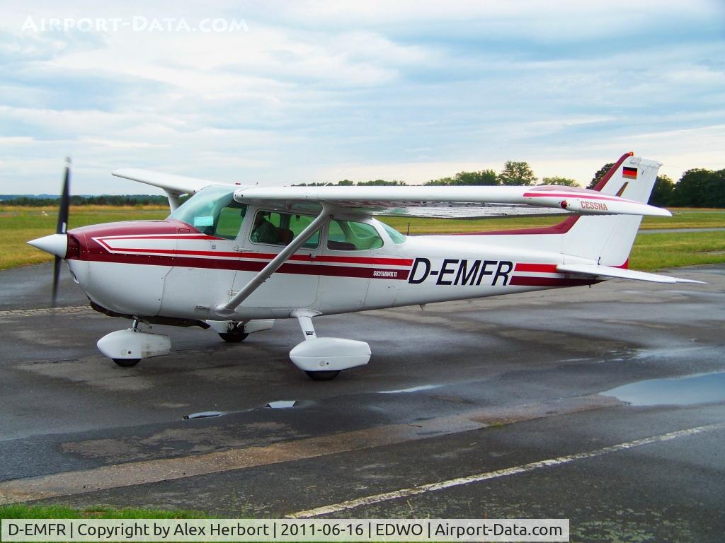 D-EMFR, Cessna 172P Skyhawk II C/N 17274651, [Kodak Z812IS]