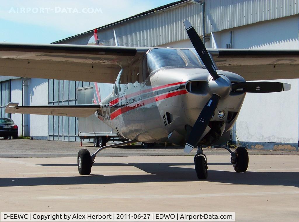 D-EEWC, Cessna P210N Pressurised Centurion C/N P21000542, [Kodak Z812IS]