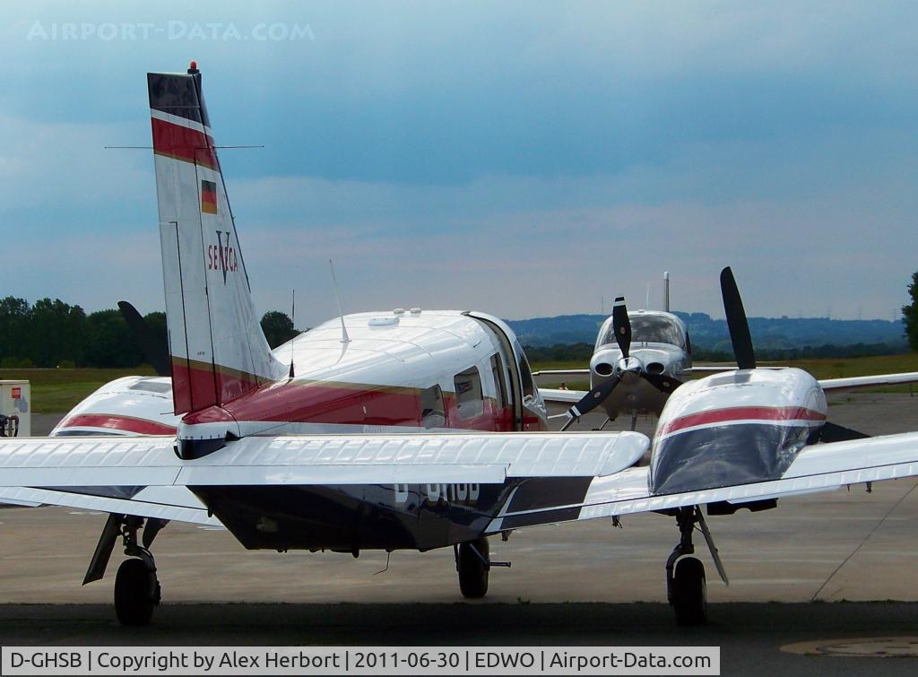 D-GHSB, Piper PA-34-220T Seneca V C/N 3449182, [Kodak Z812IS]