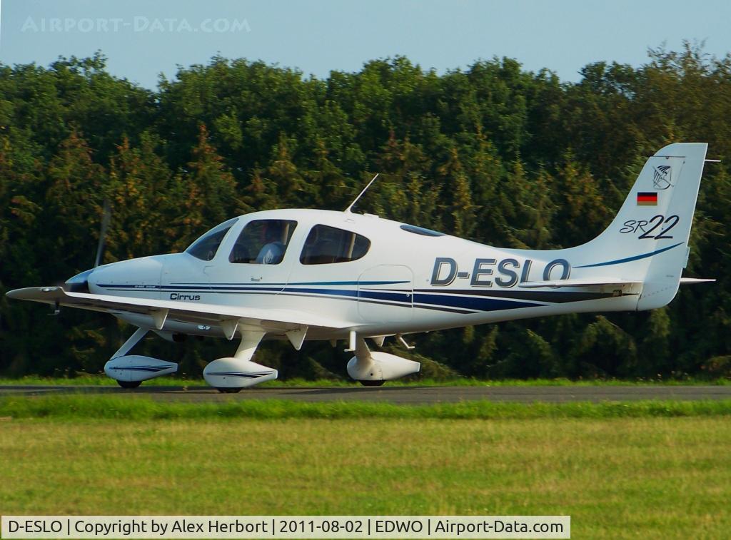 D-ESLO, Cirrus SR22 C/N 0023, [Kodak Z812IS]