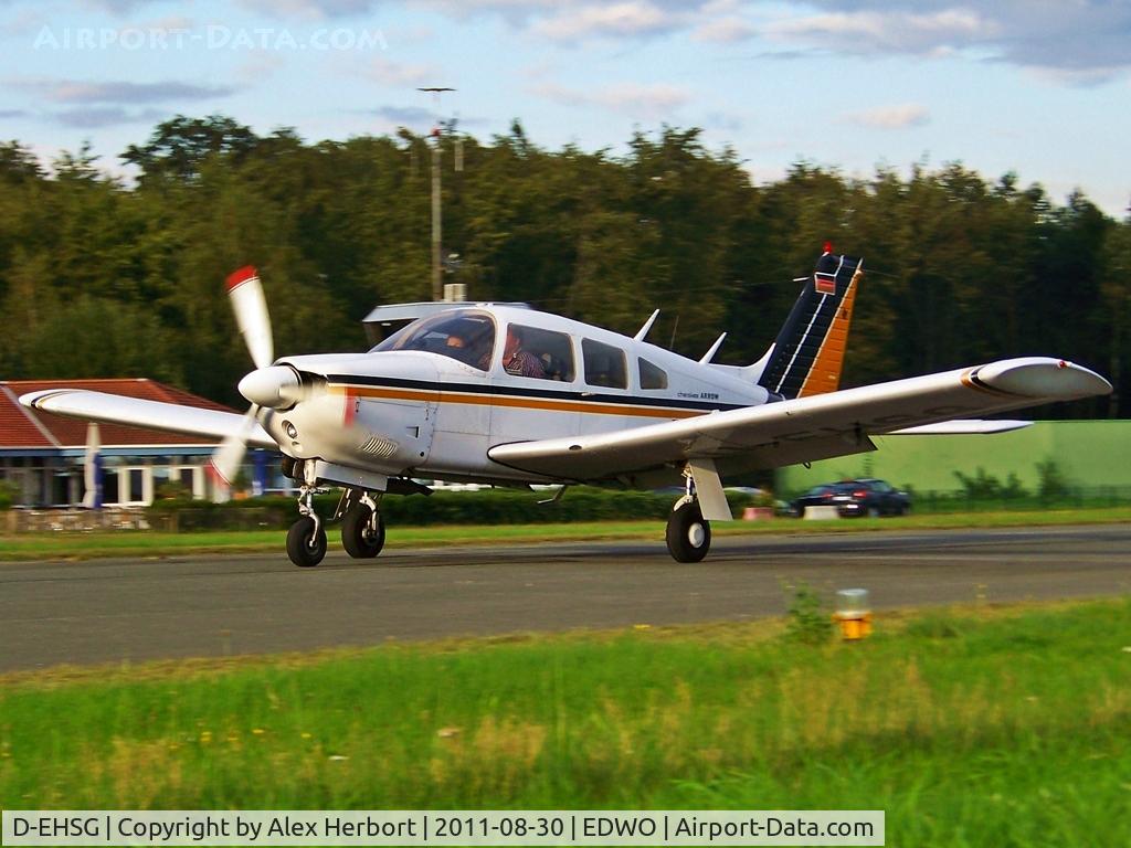 D-EHSG, Piper PA-28R-200 Cherokee Arrow II C/N 28R-7535346, [Kodak Z812IS]