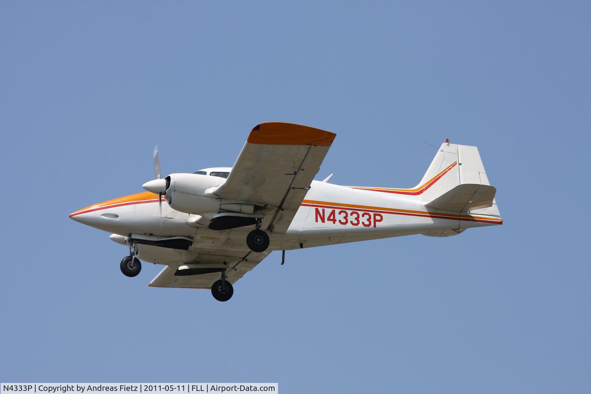 N4333P, 1959 Piper PA-23-160 Apache C/N 23-1834, Short final to RWY 13