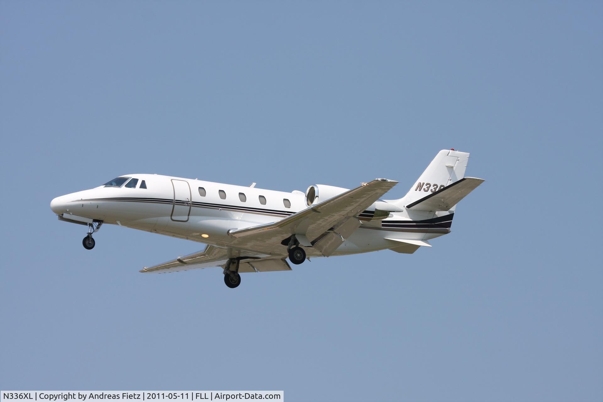 N336XL, 2003 Cessna 560XL C/N 560-5336, Short final to RWY 13
