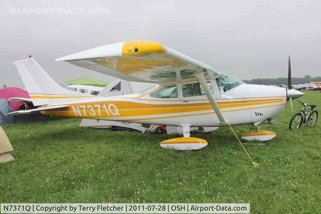 N7371Q, 1972 Cessna 182P Skylane C/N 18261011, Aircraft in the camping areas at 2011 Oshkosh