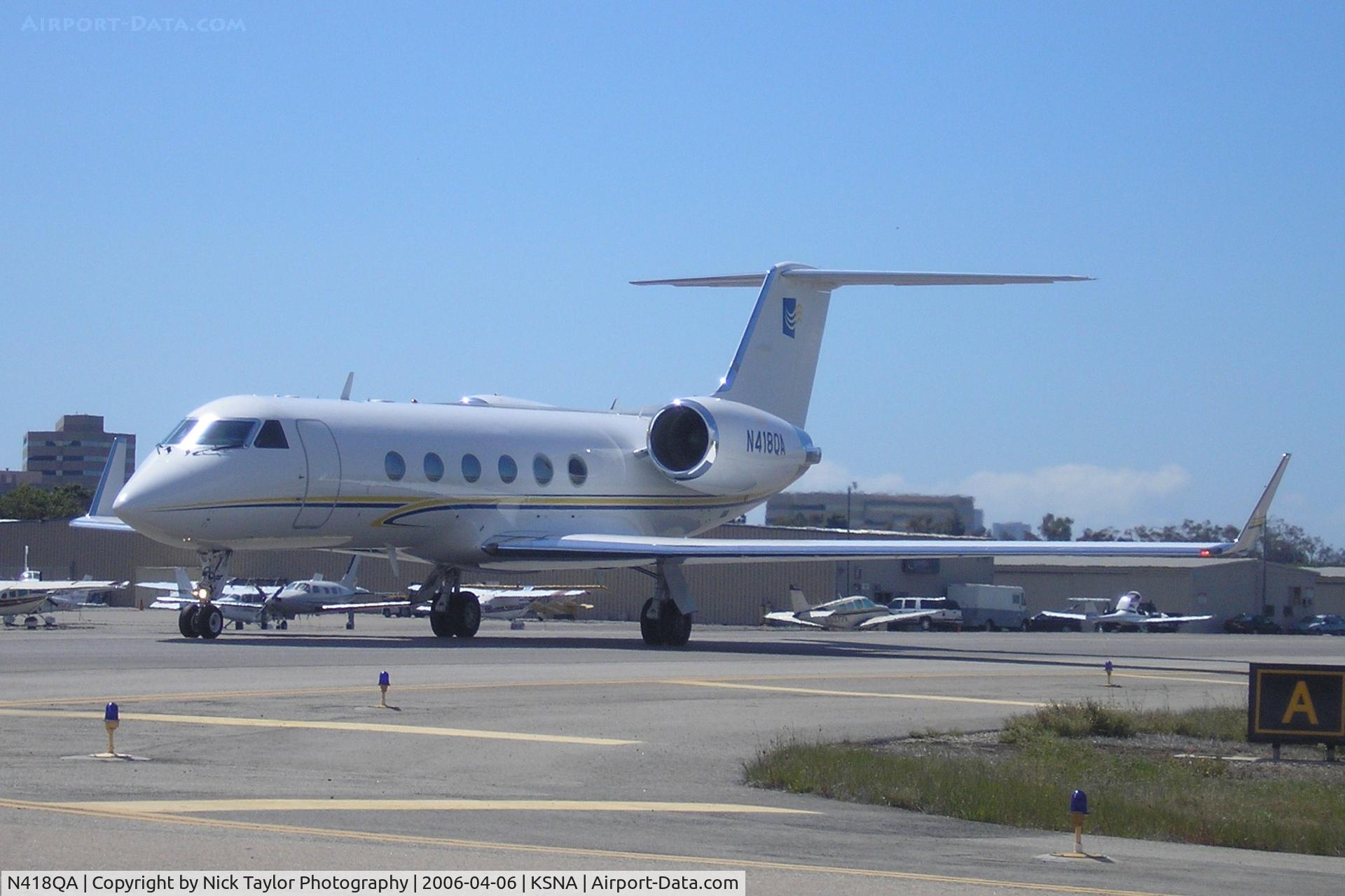 N418QA, 1987 Gulfstream Aerospace Gulfstream IV C/N 1018, Taxiing to Signature