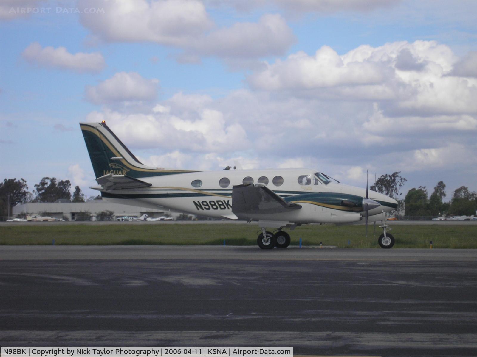 N98BK, 1998 Raytheon C90A King Air C/N LJ-1522, Taxiing