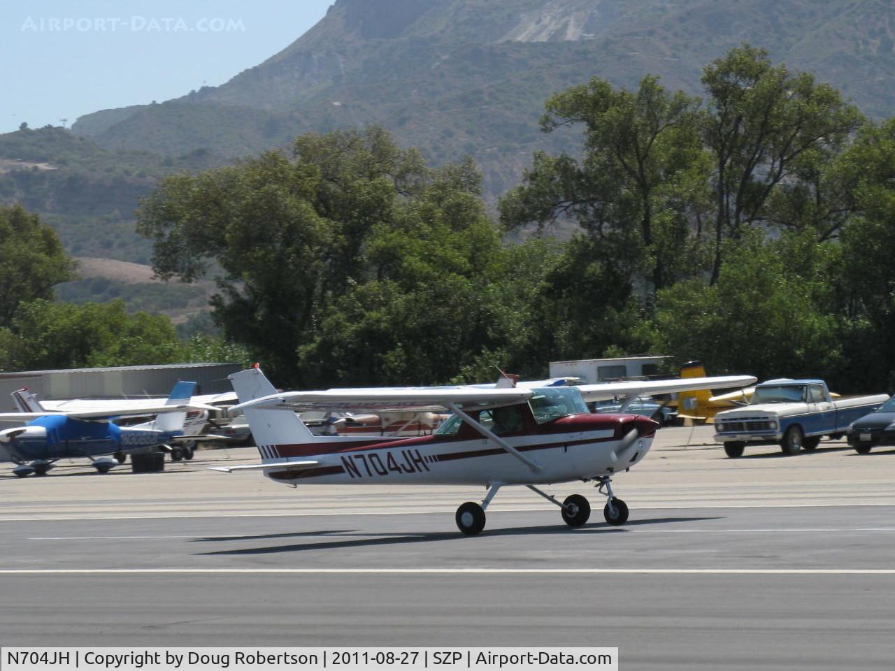 N704JH, 1976 Cessna 150M C/N 15078644, 1976 Cessna 150M, Continental 0-200 100 Hp, landing roll Rwy 22