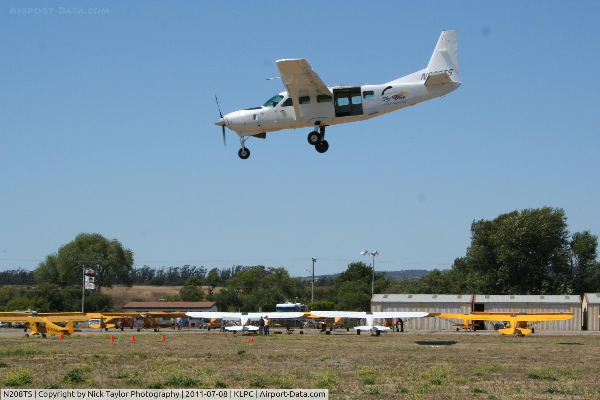N208TS, 1985 Cessna 208 Caravan I C/N 20800124, Landing 24