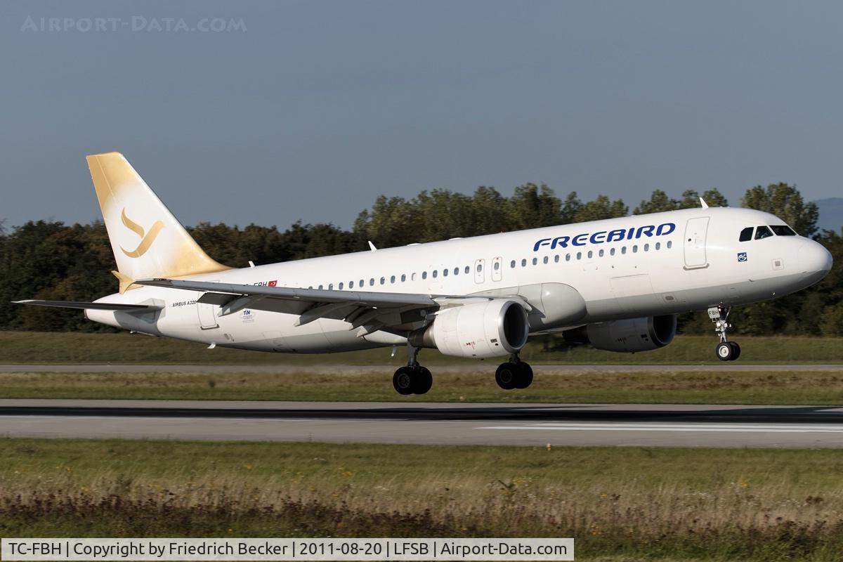 TC-FBH, 2010 Airbus A320-214 C/N 4207, moments prior touchdown