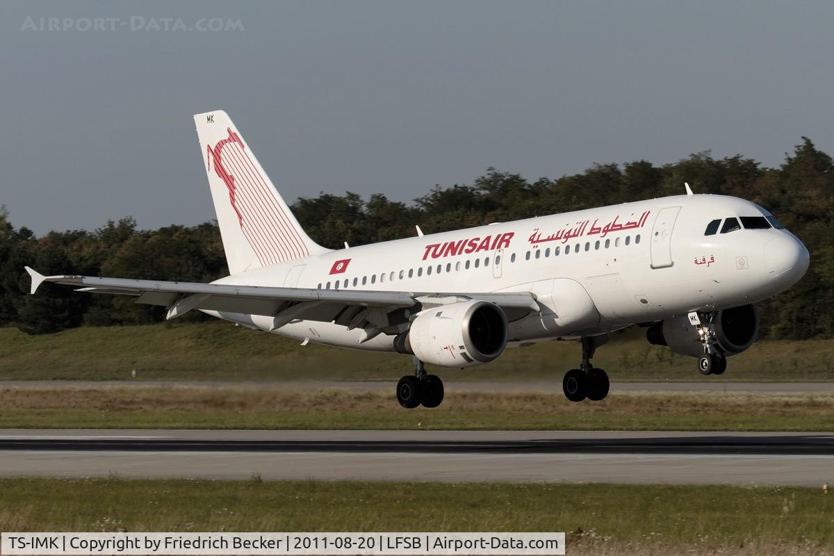 TS-IMK, 1998 Airbus A319-114 C/N 880, moments prior touchdown