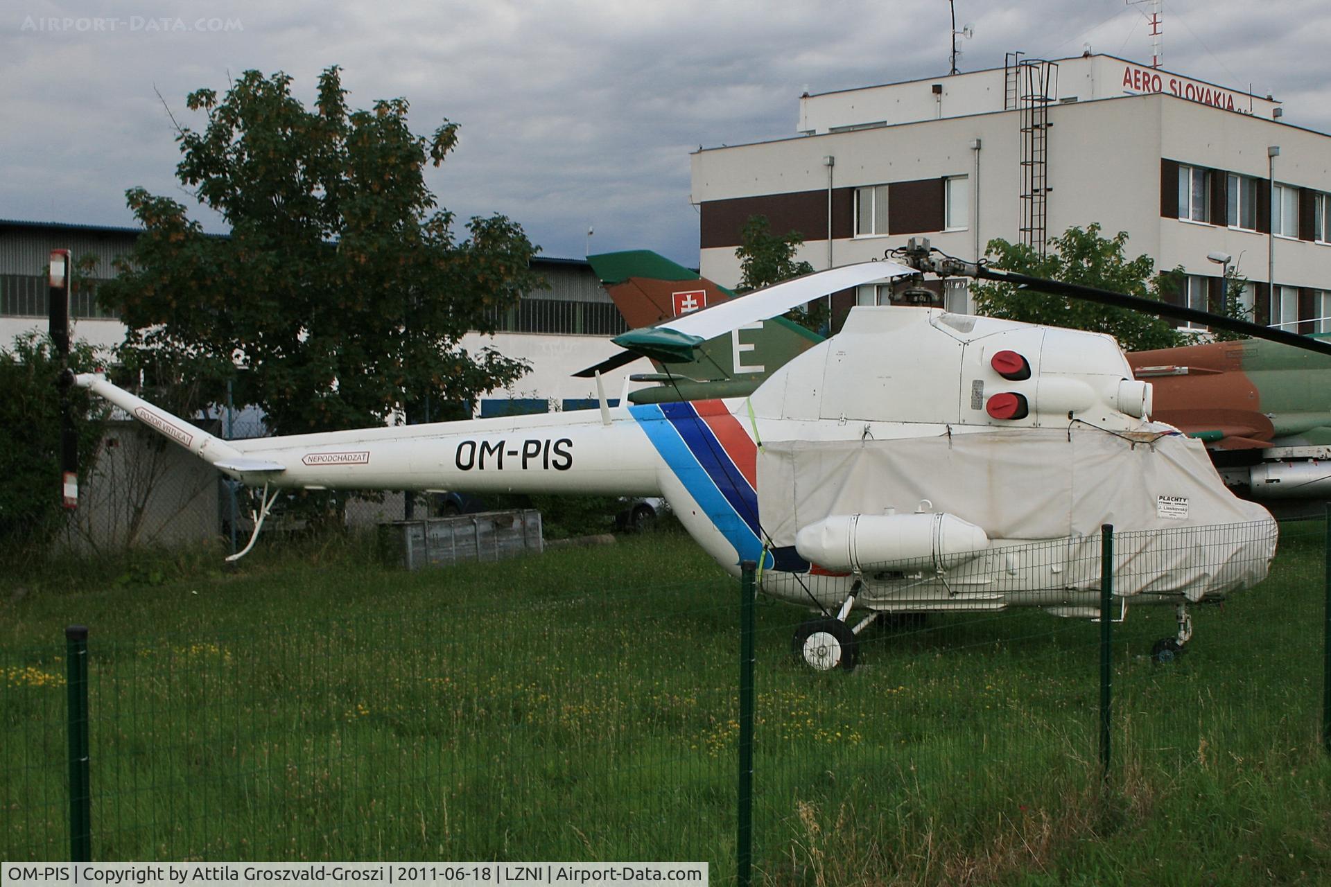 OM-PIS, 1983 Mil (PZL-Swidnik) Mi-2 C/N 529312065, Nitra Janikovce Airport - Slovakia (Slovak Republik) SK