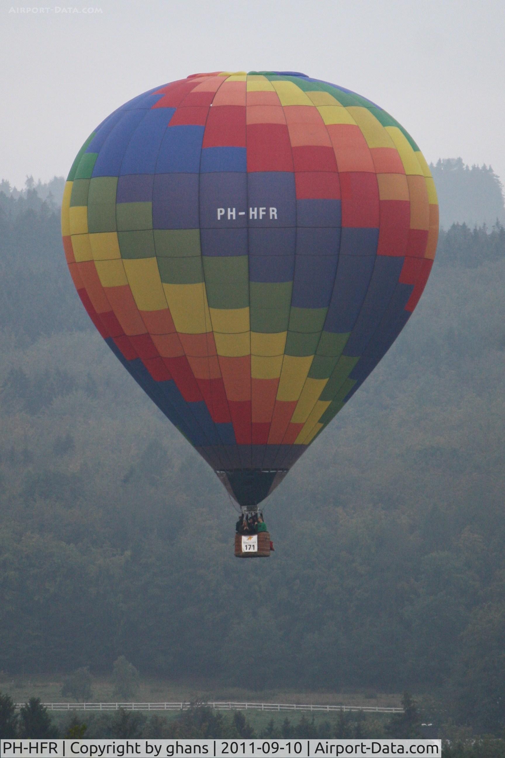 PH-HFR, 1994 Lindstrand Balloons Ltd LBL 105A C/N 137, WIM 2011