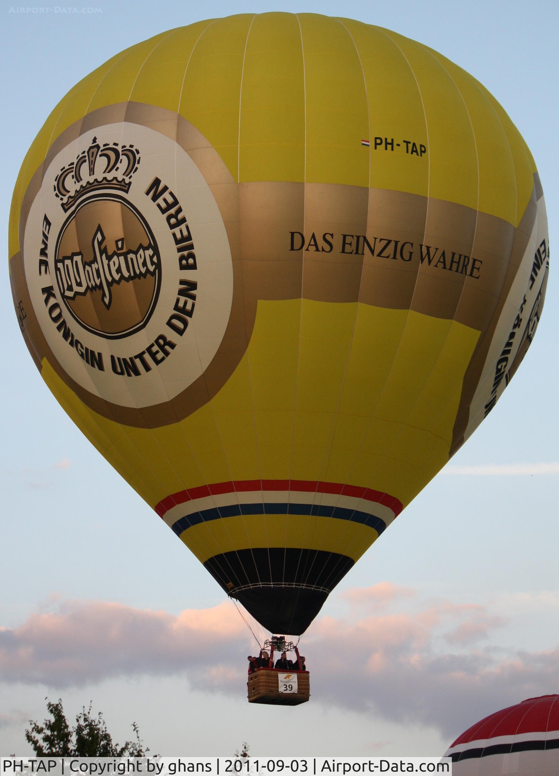 PH-TAP, 2006 UltraMagic N-180 C/N 180/60, WIM 2011
'Warsteiner'