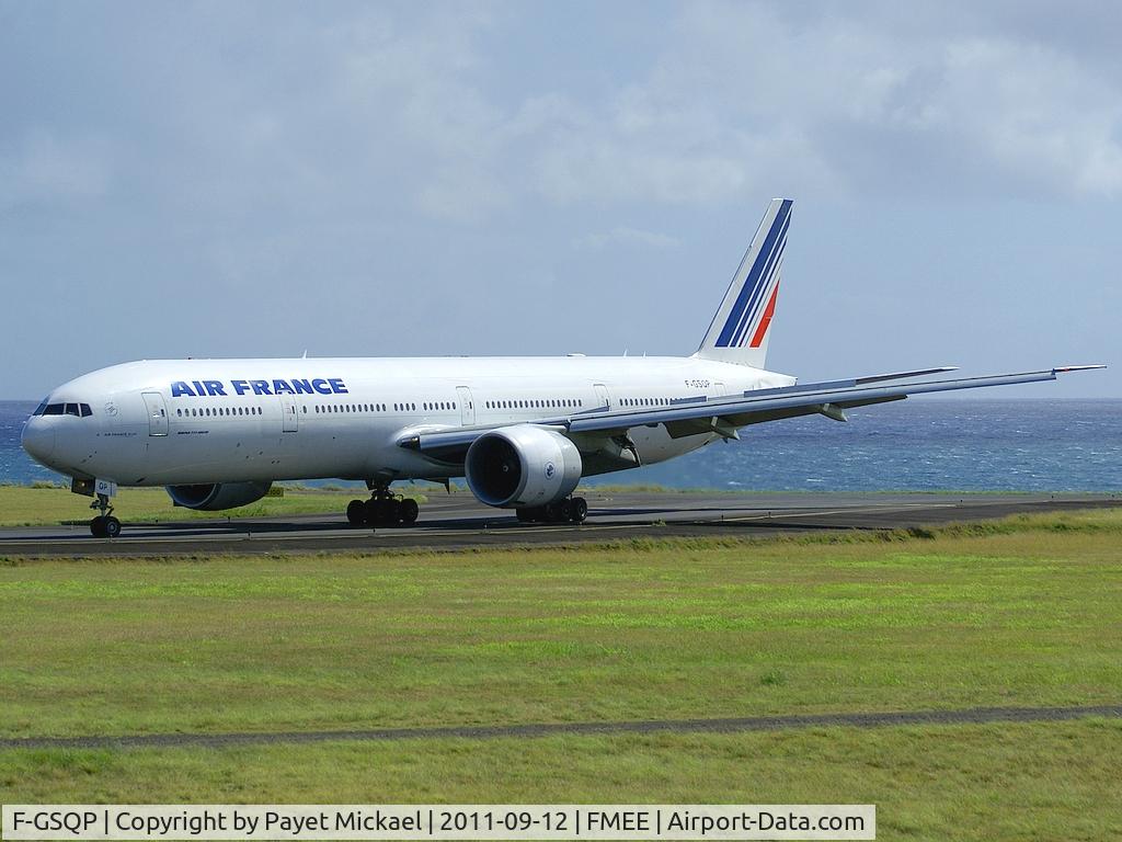 F-GSQP, 2006 Boeing 777-328/ER C/N 35676, On taxi Alpha