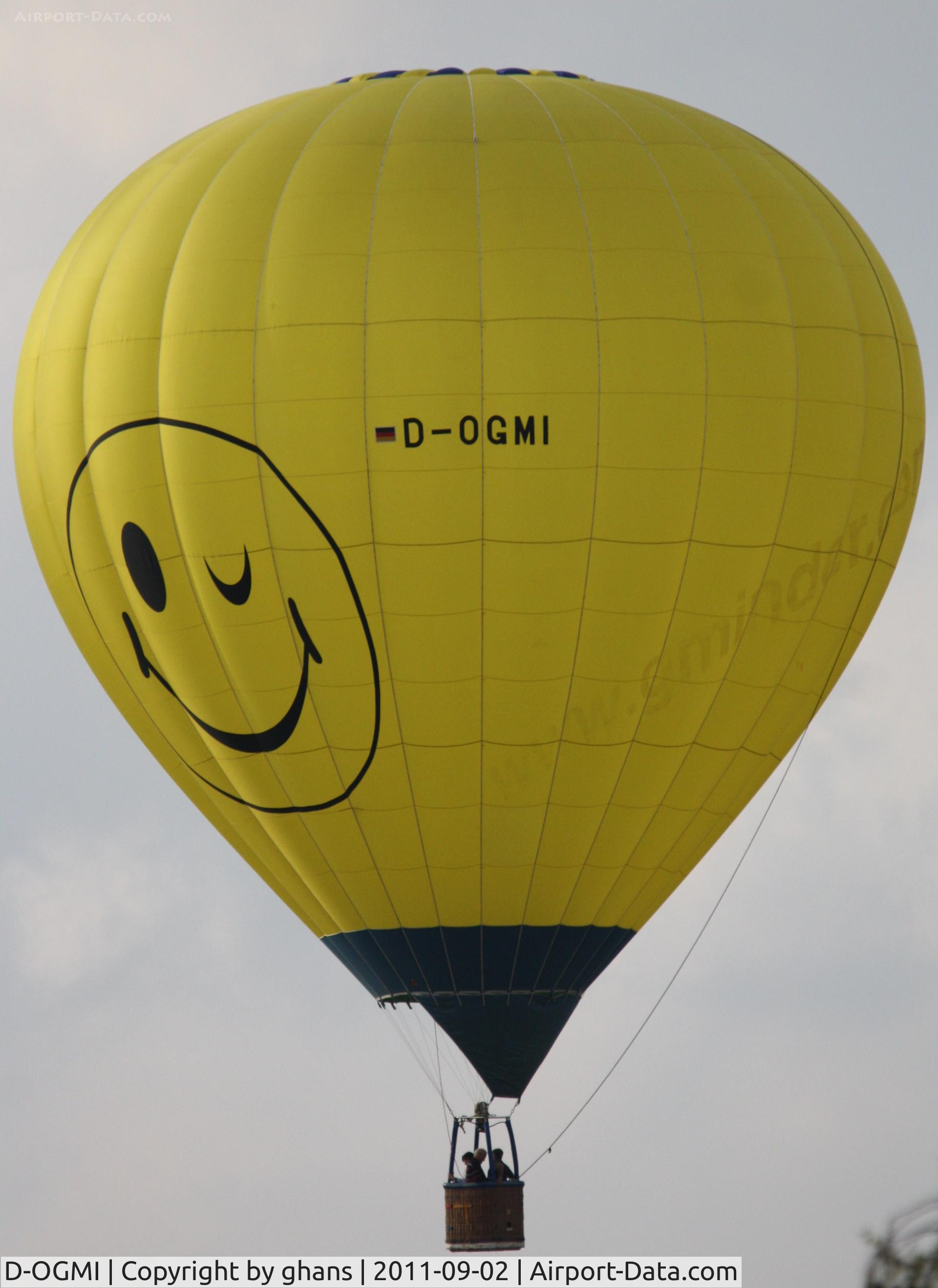 D-OGMI, 2002 Lindstrand Balloons LBL 69 C/N 845, WIM 2011
'Smily'