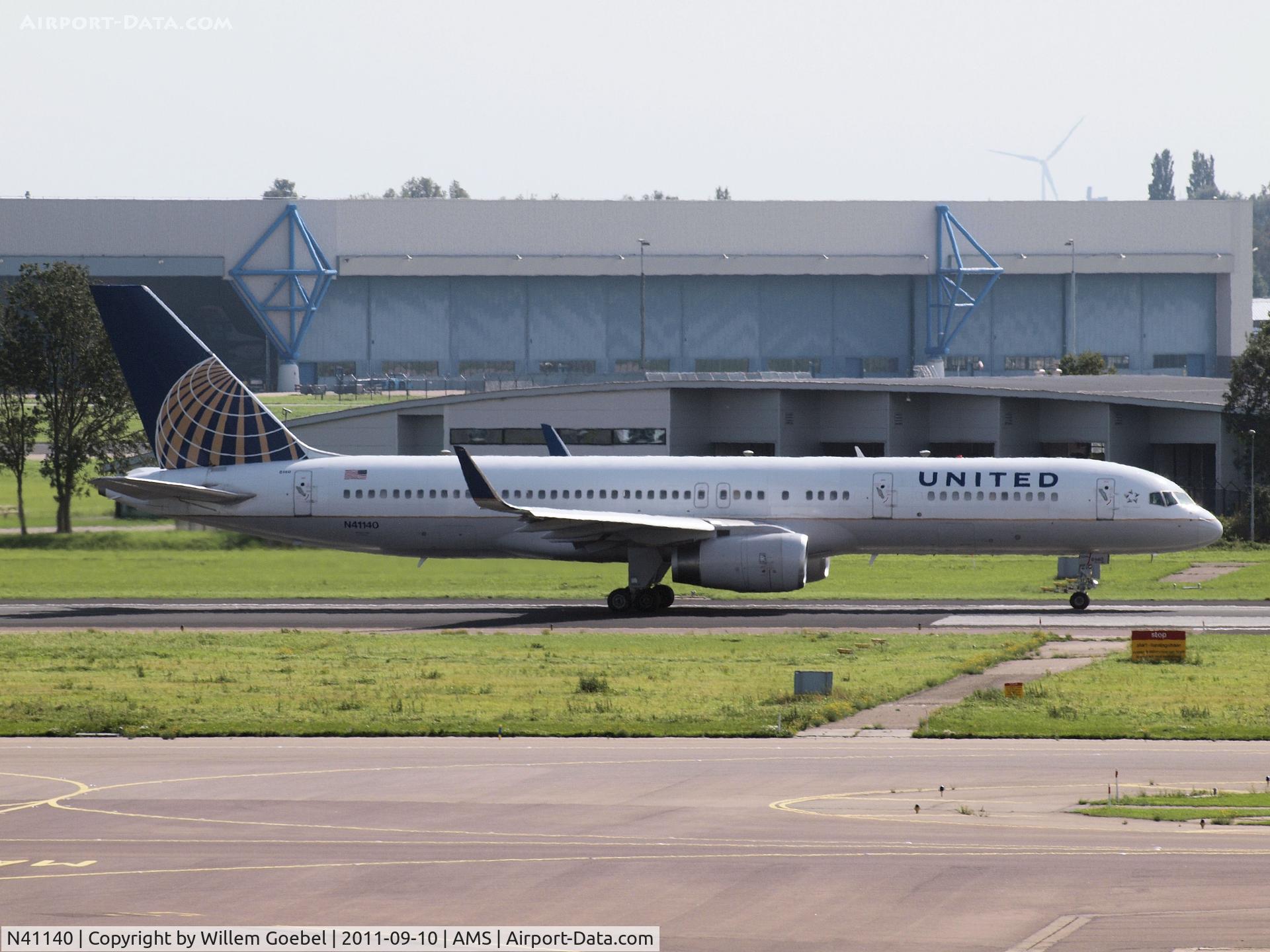 N41140, 2000 Boeing 757-224 C/N 30353, Taxi to the runway of 