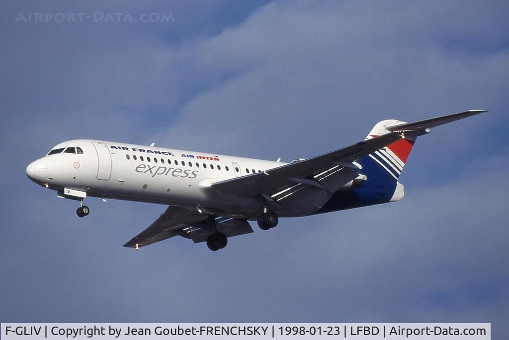 F-GLIV, 1995 Fokker 70 (F-28-0070) C/N 11556, landing 23