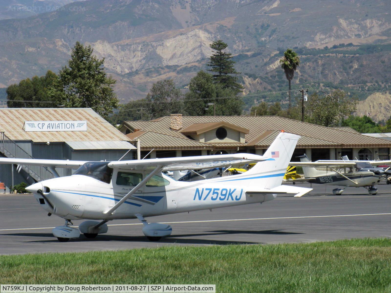 N759KJ, 1977 Cessna 182Q Skylane C/N 18266052, 1977 Cessna 182Q SKYLANE, Continental O-470-U 230 Hp, landing roll Rwy 22