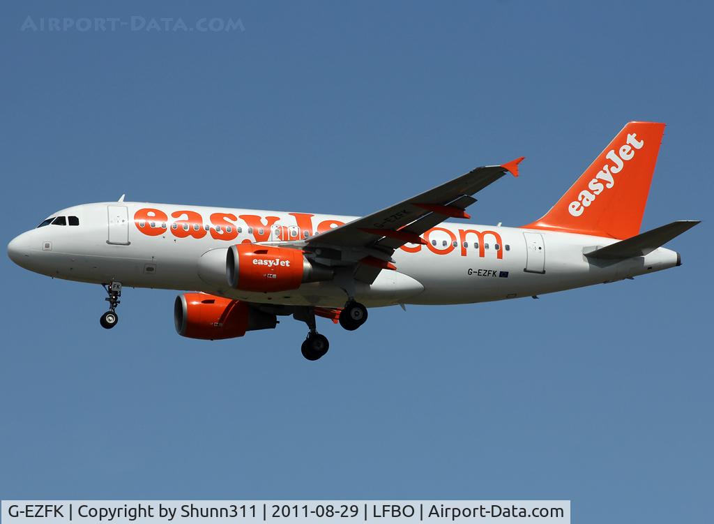 G-EZFK, 2009 Airbus A319-111 C/N 4048, Landing rwy 32L
