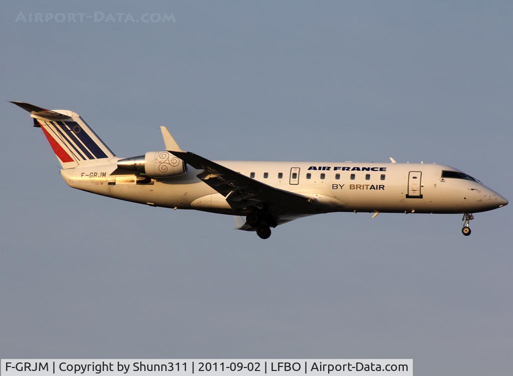 F-GRJM, 1998 Canadair CRJ-100ER (CL-600-2B19) C/N 7222, Landing rwy 14R with all new logos...