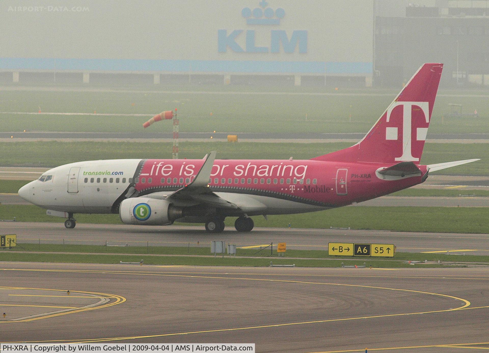 PH-XRA, 2001 Boeing 737-7K2 C/N 30784, The fifth of 5 photo's of this aircraft.This is taxi to the runway of AMS airport on 04-04-2009