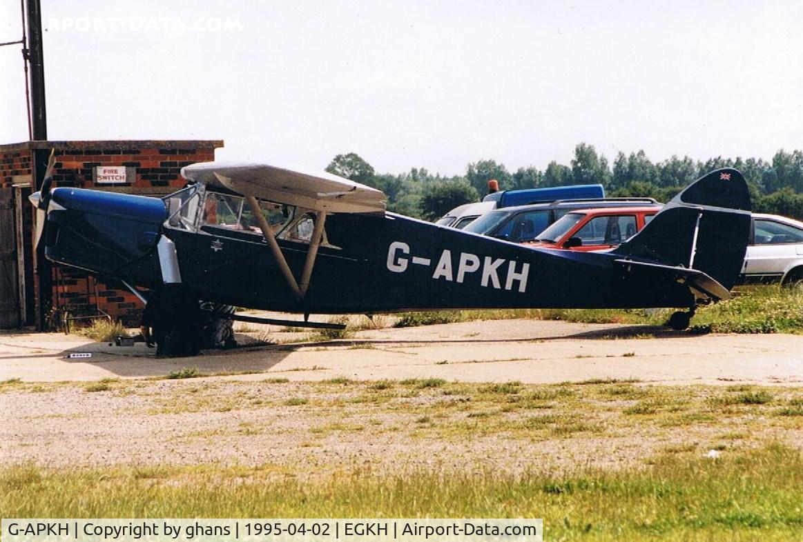 G-APKH, 1935 De Havilland DH.85 Leopard Moth C/N PPS.85/1/DH.7131, Parked at Headcorn