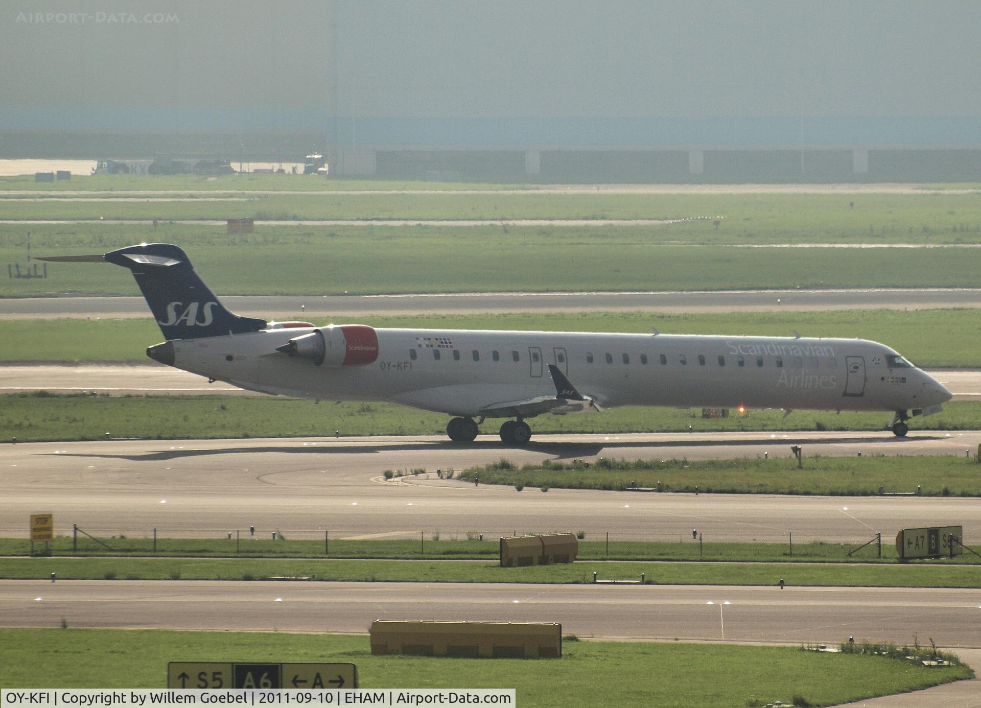 OY-KFI, 2009 Canadair CRJ-900ER (CL-600-2D24) C/N 15242, Taxi to the runway of 