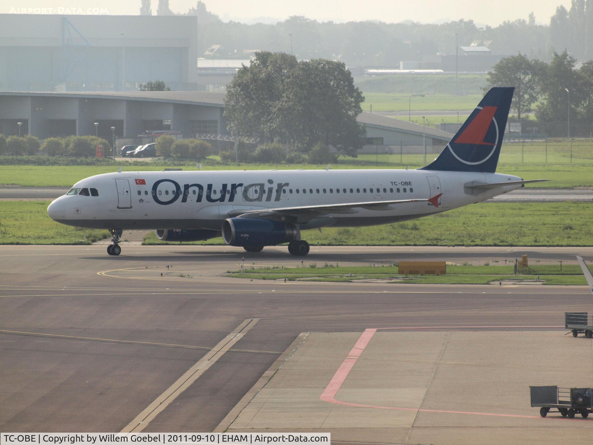 TC-OBE, 1995 Airbus A320-232 C/N 0471, Taxi to the runway of 