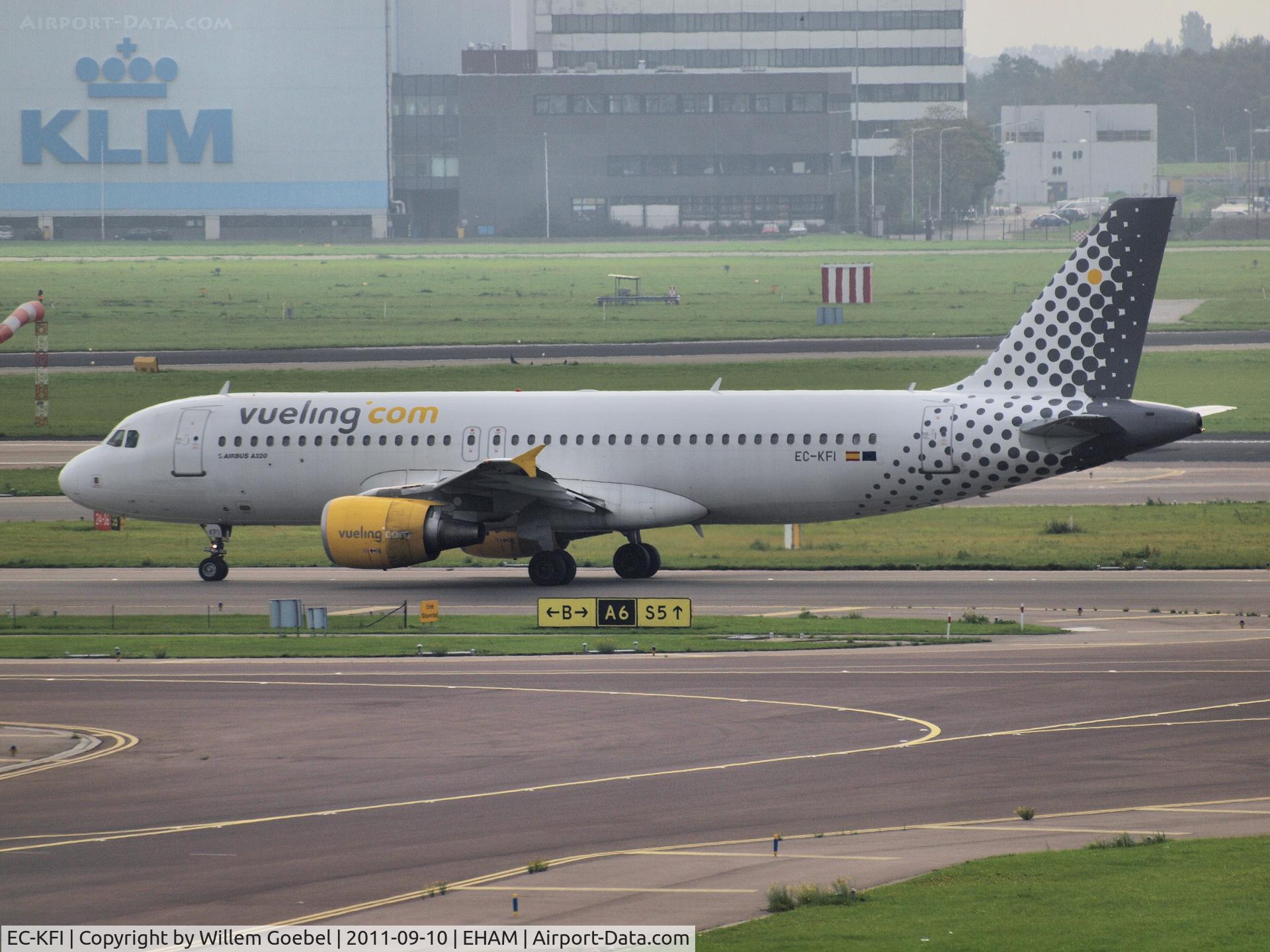 EC-KFI, 2007 Airbus A320-216 C/N 3174, Taxi to the runway of 