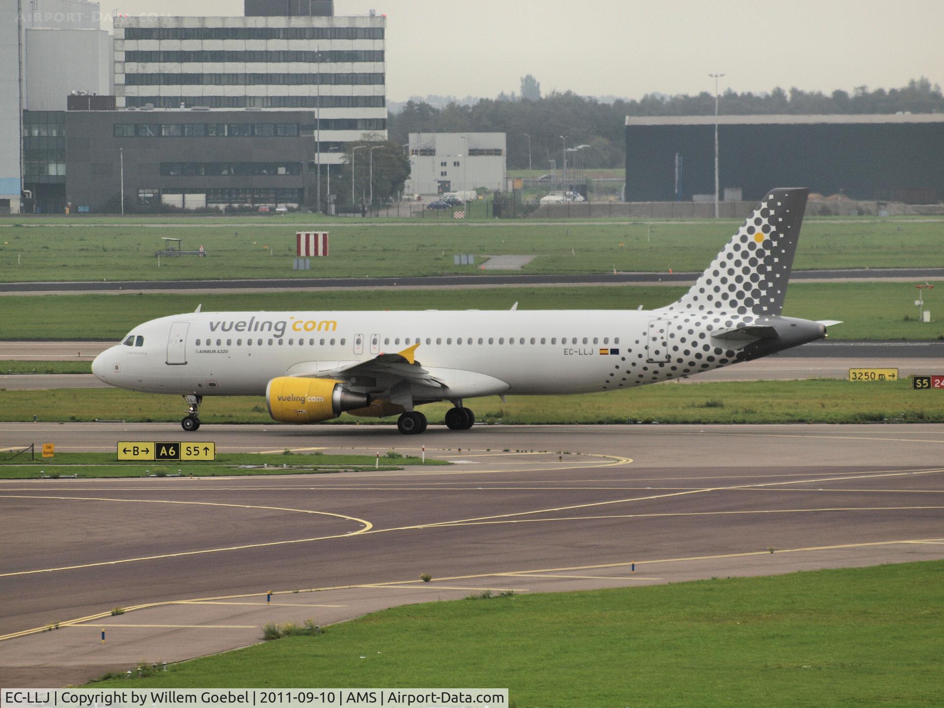 EC-LLJ, 2011 Airbus A320-214 C/N 4661, Taxi to the runway of 