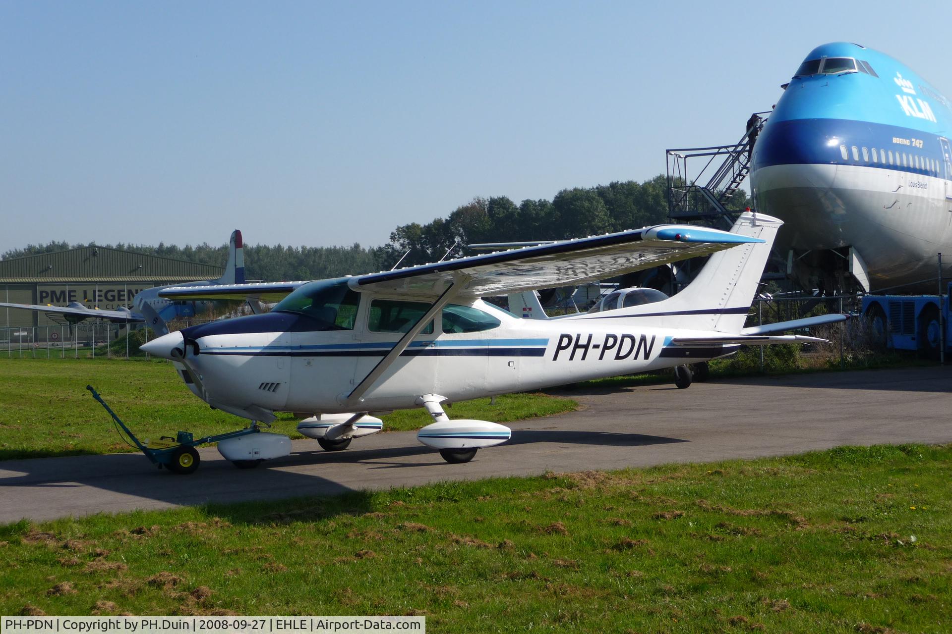 PH-PDN, 1974 Cessna 182P Skylane C/N 182-62694, Airport Lelystad EHLE