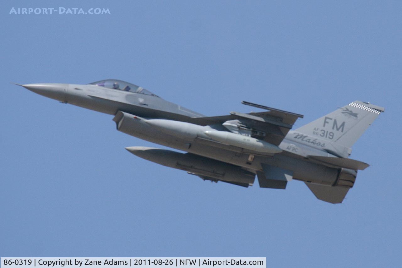 86-0319, 1986 General Dynamics F-16C Fighting Falcon C/N 5C-425, Departing NAS/JRB Fort Worth
