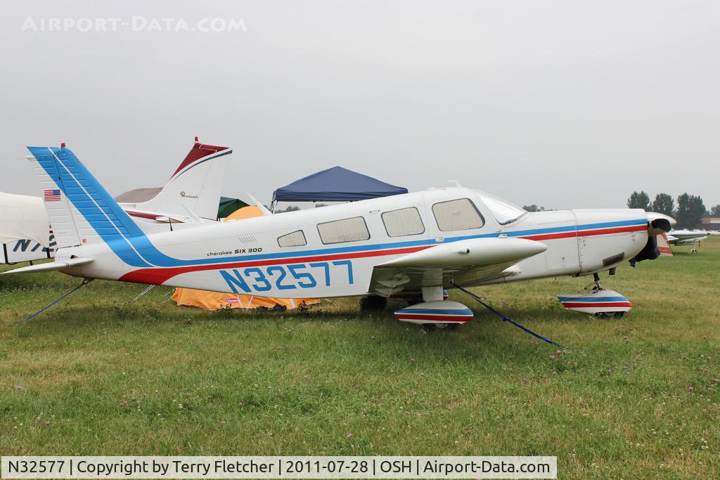 N32577, 1974 Piper PA-32-300 Cherokee Six C/N 32-7540051, At 2011 Oshkosh