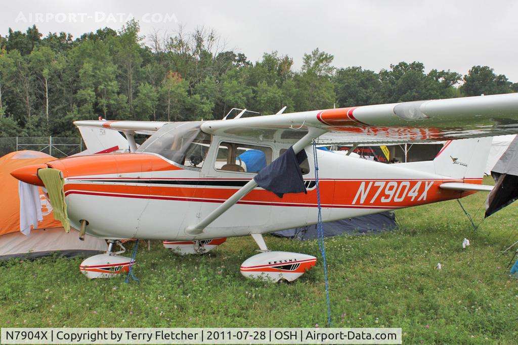 N7904X, 1961 Cessna 172B C/N 17248404, At 2011 Oshkosh