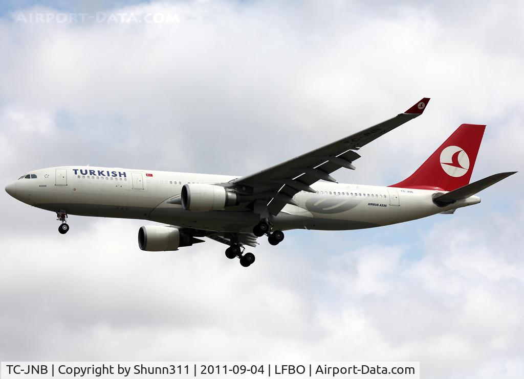 TC-JNB, 2005 Airbus A330-204 C/N 704, Landing rwy 32L