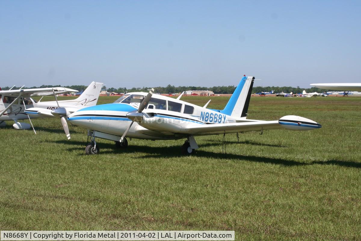 N8668Y, 1969 Piper PA-30 Twin Comanche C/N 30-1810, Pa-30