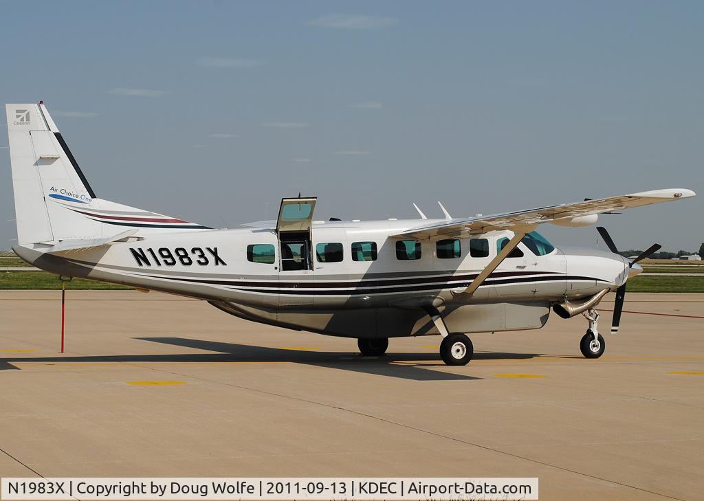 N1983X, 2003 Cessna 208B Grand Caravan C/N 208B1013, Air Choice One flight 181 at Decatur, Illinois moments after arriving from Chicago O'Hare.