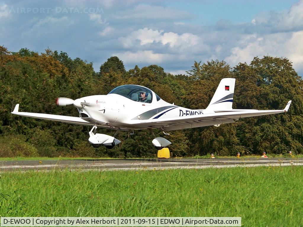 D-EWOO, Aquila A210 (AT01) C/N AT01-208, [Kodak Z812IS]