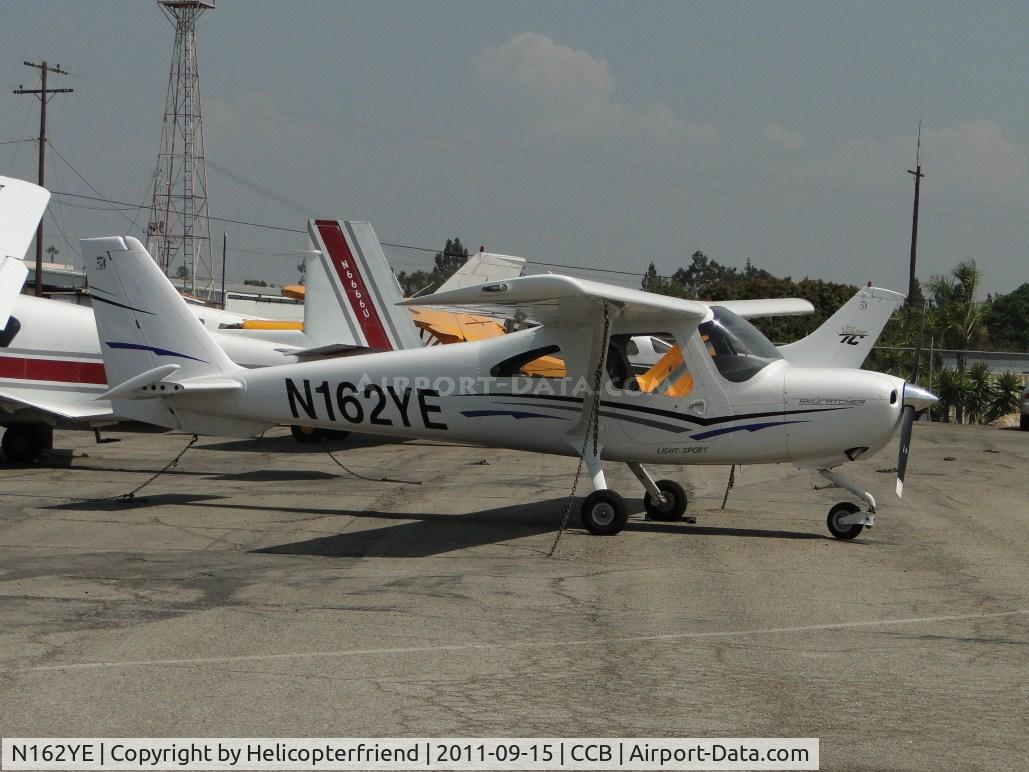 N162YE, 2011 Cessna 162 Skycatcher C/N 16200061, Parked in Foothill Sales & service area