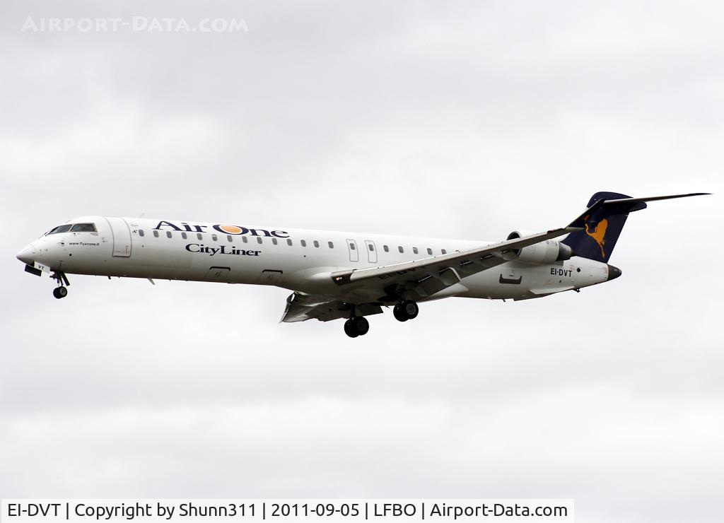 EI-DVT, 2007 Canadair CRJ-900LR (CL-600-2D24) C/N 15123, Landing rwy 32R...