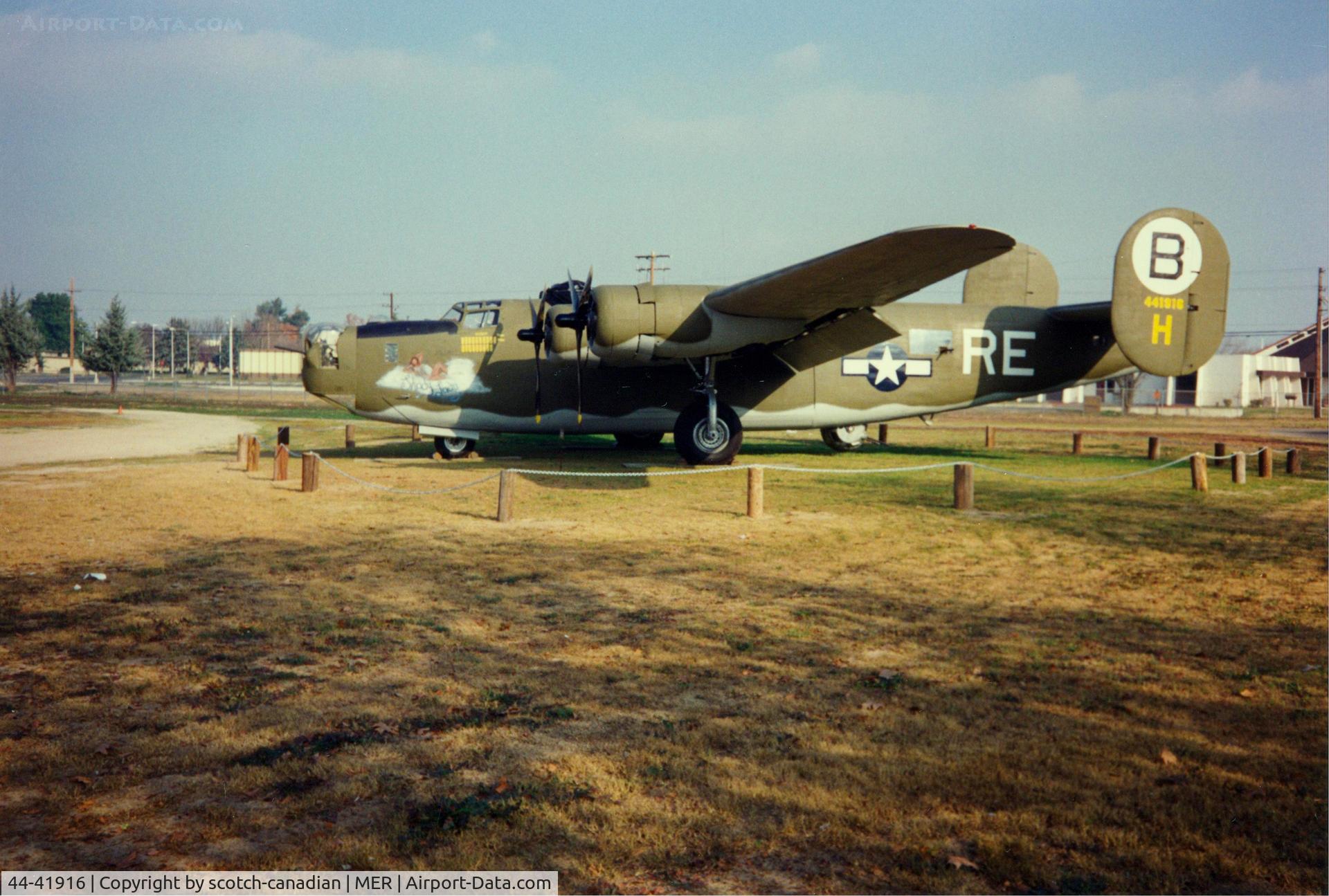 44-41916, 1944 Consolidated B-24M-5-CO Liberator C/N 5852, 1944 Consolidated B-24M-5-CO Liberator at Castle Air Museum, Atwater, CA - July 1989