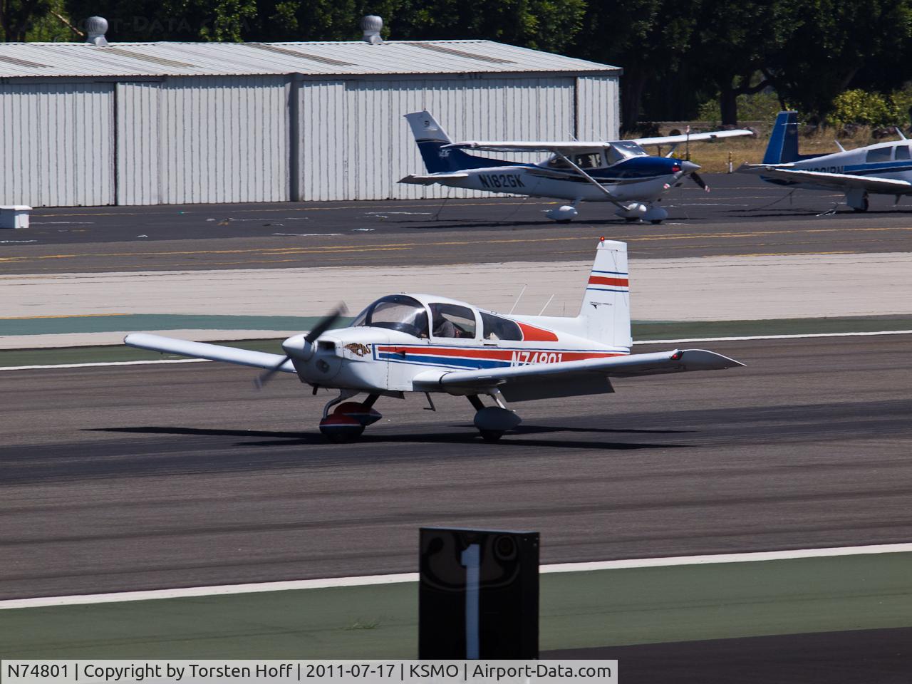 N74801, 1976 Grumman American AA-5B Tiger C/N AA5B0362, N74801 arriving on RWY 21
