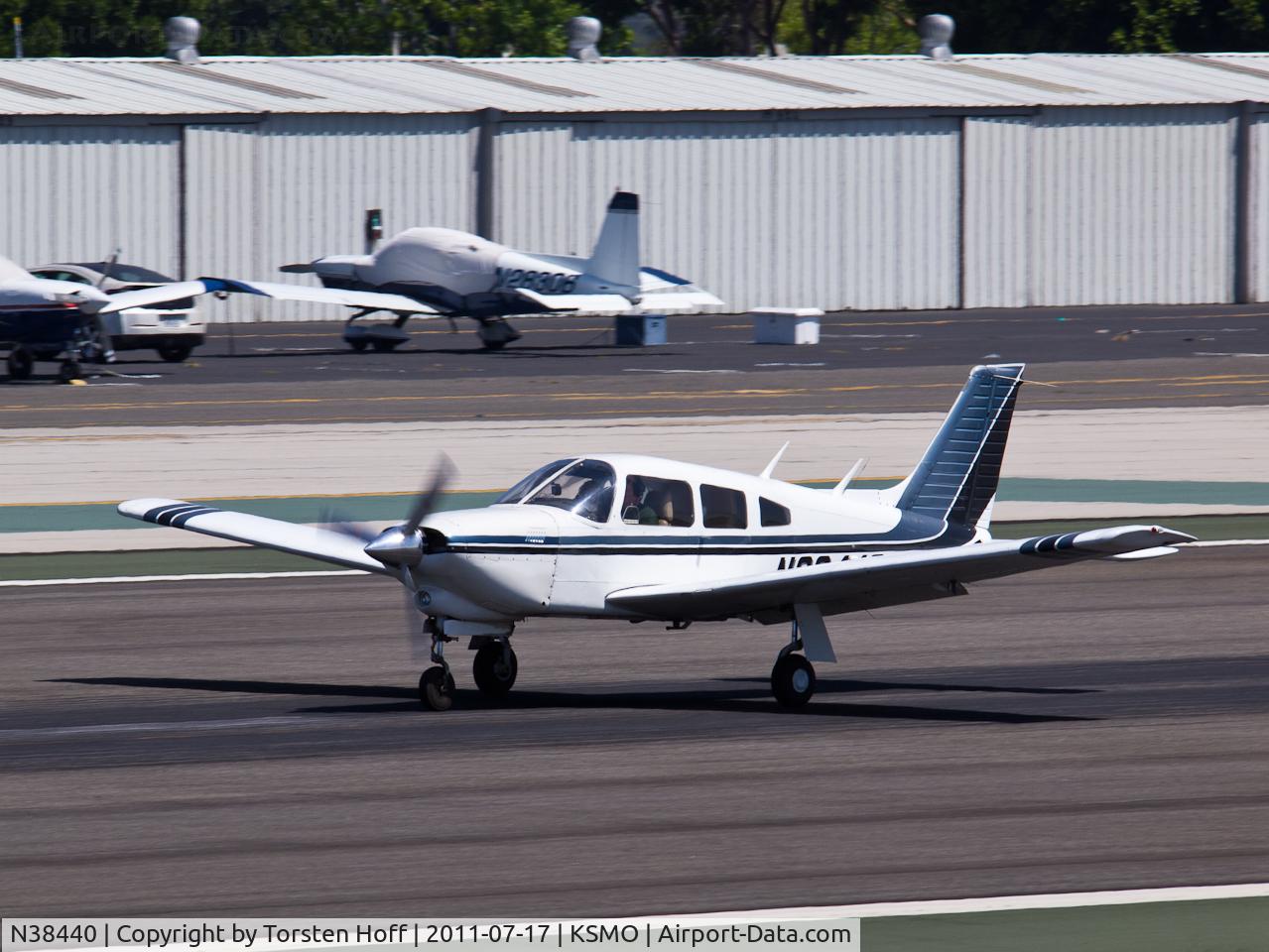 N38440, 1977 Piper PA-28R-201T Cherokee Arrow III C/N 28R-7703218, N38440 arriving on RWY 21