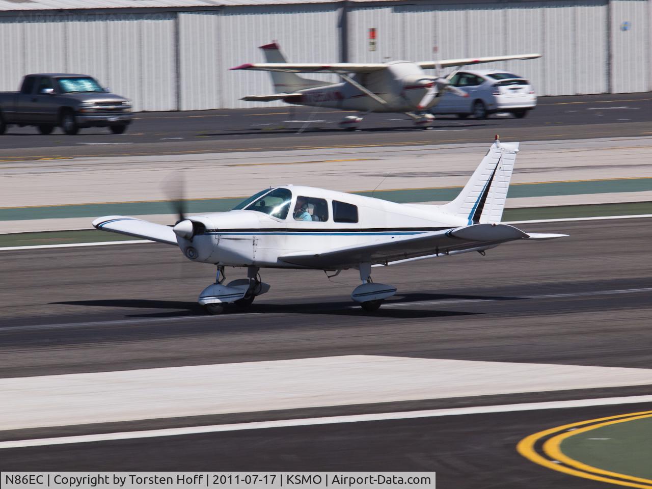 N86EC, 1974 Piper PA-28-140 C/N 28-7525026, N86EC departing from RWY 21