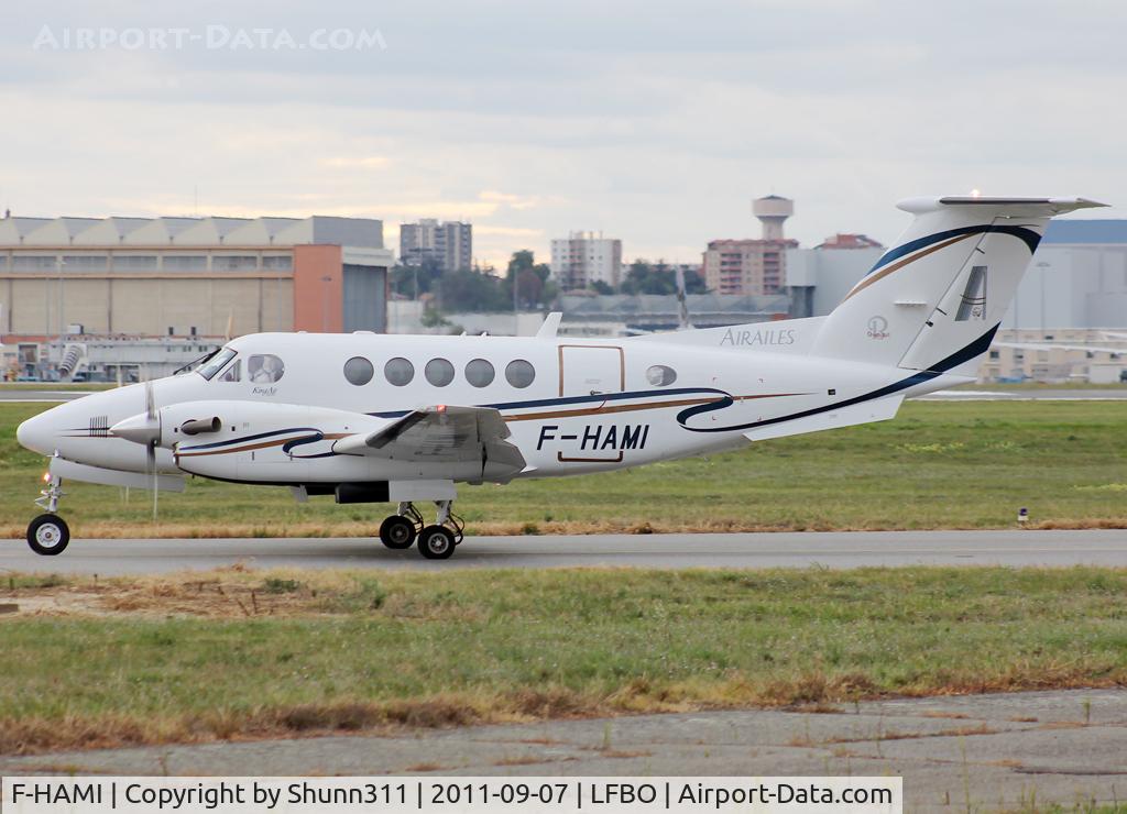 F-HAMI, 2004 Raytheon B200 King Air C/N BB-1874, Taxiing holding point rwy 32R for departure...