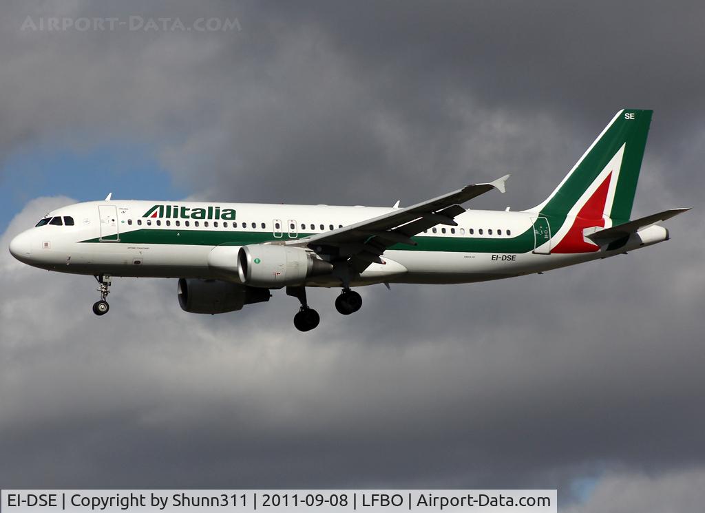 EI-DSE, 2007 Airbus A320-216 C/N 3079, Landing rwy 32R