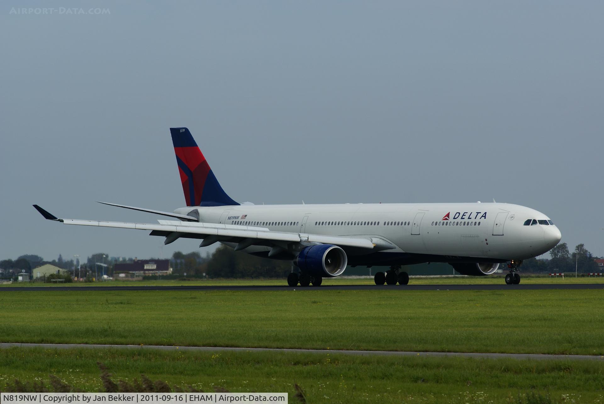 N819NW, 2007 Airbus A330-323 C/N 0858, Just landed on the Polderbaan at Schiphol