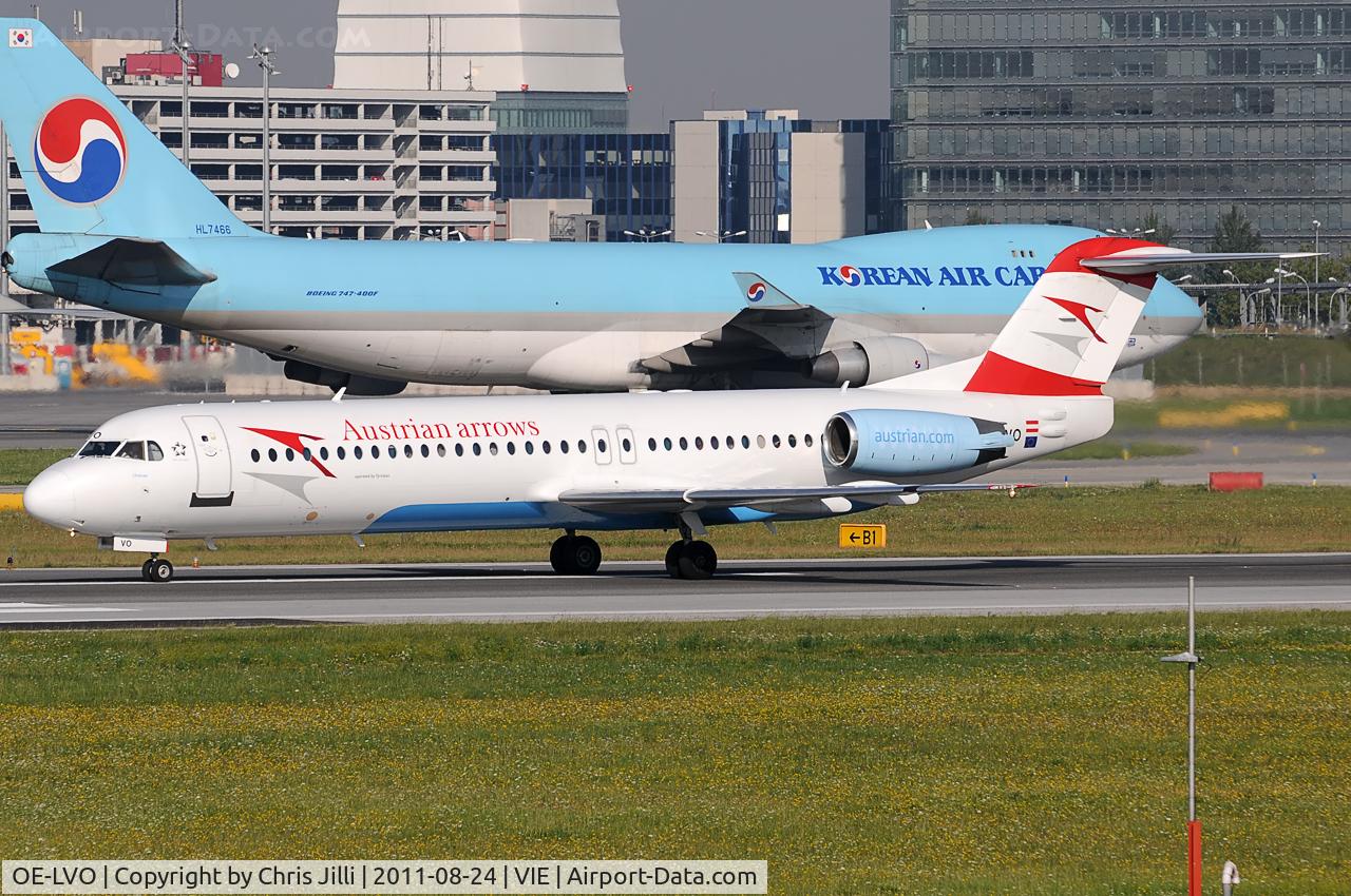 OE-LVO, 1993 Fokker 100 (F-28-0100) C/N 11460, Austrian arrows