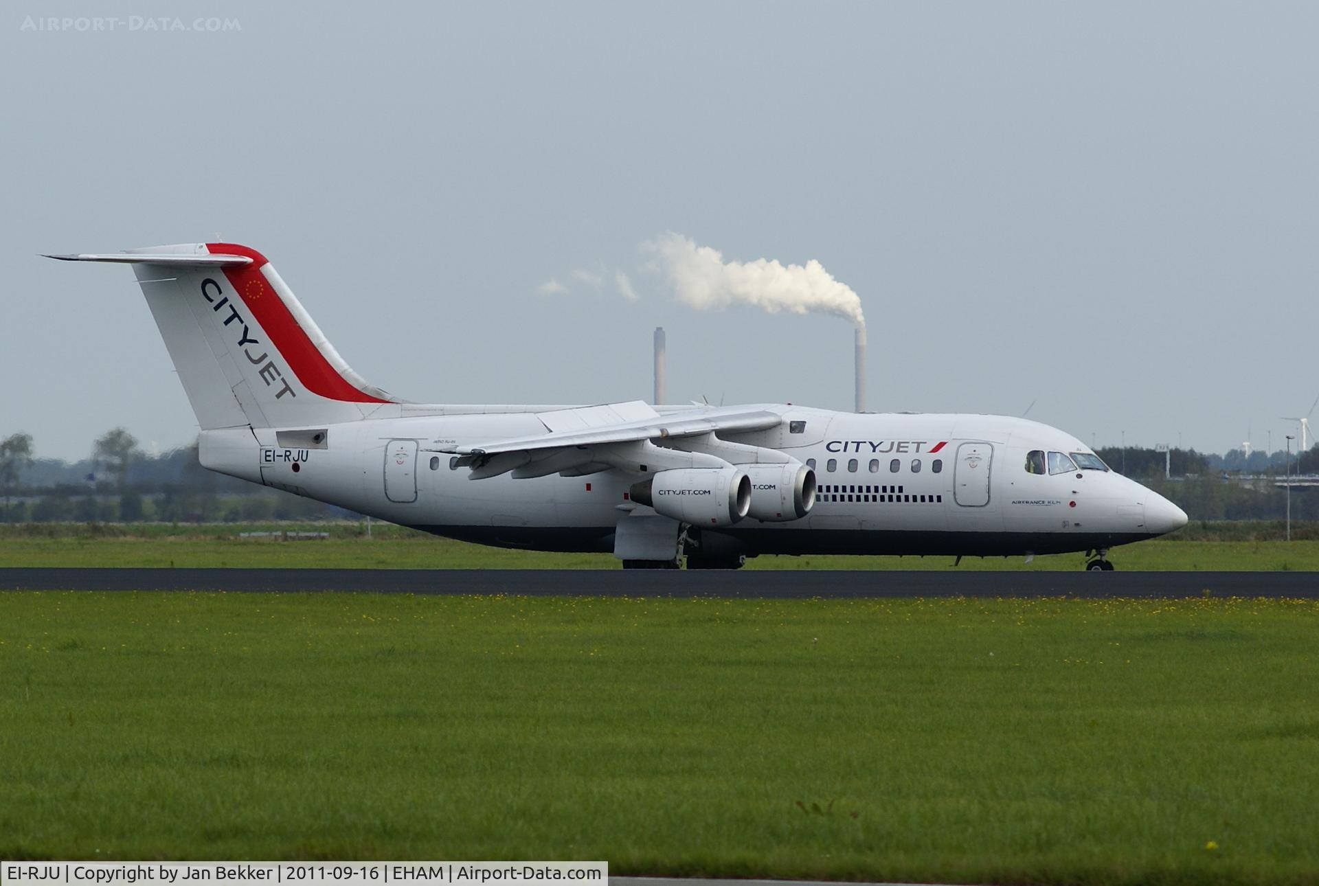 EI-RJU, 2000 British Aerospace Avro 146-RJ85A C/N E2367, Just after landing on the Polderbaan at Schiphol